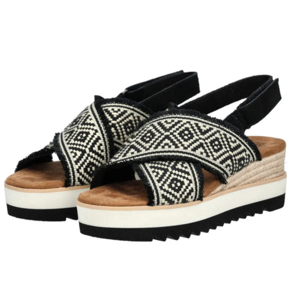 TOMS Diana Crossover